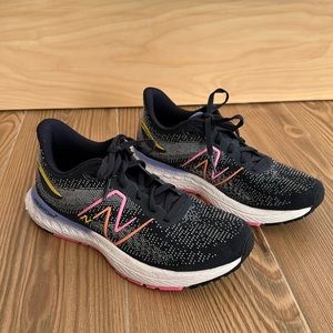 Girls size 3.5 New Balance sneakers. Daughter is 9 years old. Great condition!!